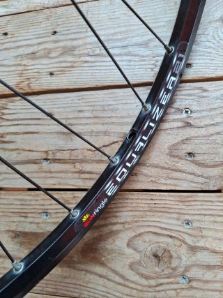Rueda SUNRINGLÉ Equalizer 26" delantera disc