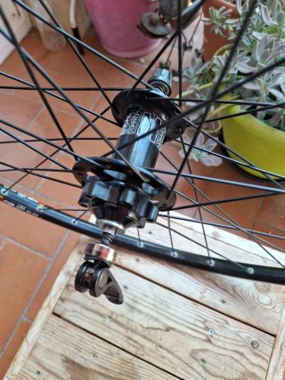 Rueda SUNRINGLÉ Equalizer 26" delantera disc