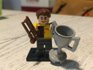 Lego Cedric Diggory con trofeo y varita