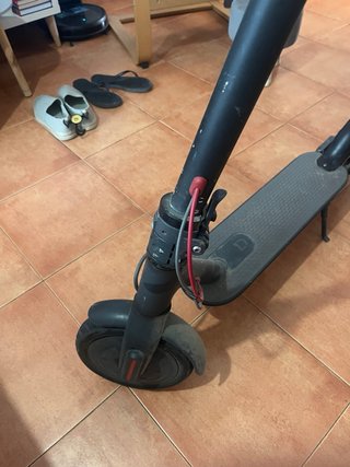 Patinete Eléctrico Xiaomi con cargador y soporte