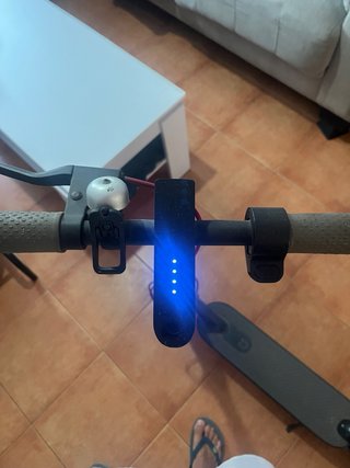 Patinete Eléctrico Xiaomi con cargador y soporte