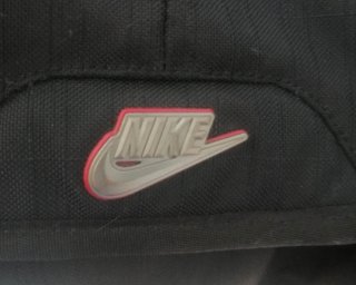 Maletín ordenador portátil Nike negro y rojo