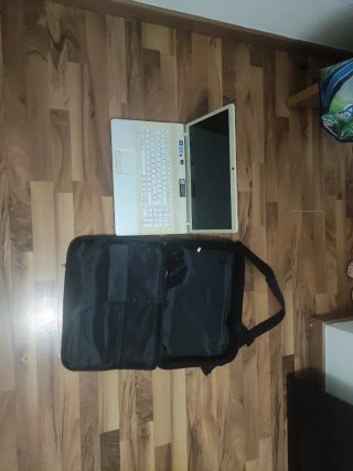 Portátil sony modelo PCG -91211M