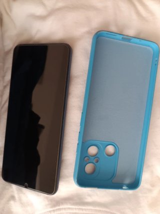 Xiaomi 12C + funda azul