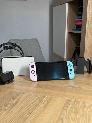¡Muy BUEN Estado! Nintendo Switch OLED + Accesorio