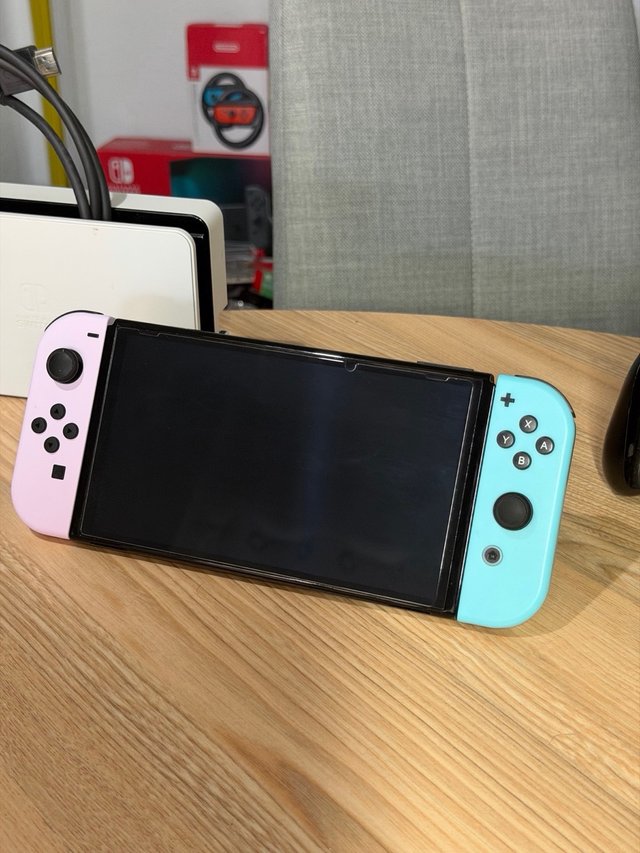 ¡Muy BUEN Estado! Nintendo Switch OLED + Accesorio