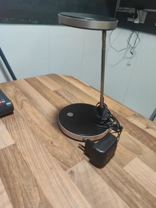 Flexo LED moderno negro y plateado