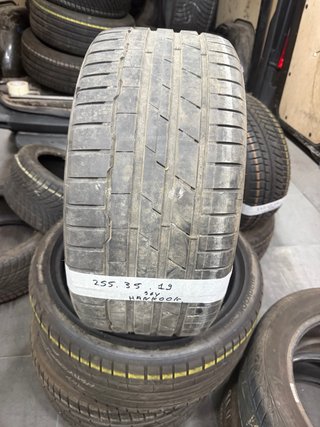 Neumático Hankook 255/35 R19