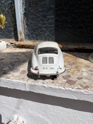 Porsche  clásico blanco