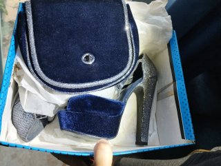 Conjunto bolso y tacones terciopelo azul y plata