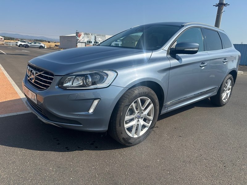Volvo XC60 2,4 - D4  AWD - foto 1