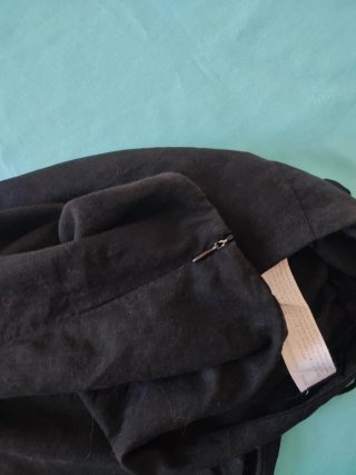 Falda Bershka negra drapeada talla M