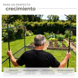 Invernadero con estanterías