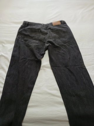 Pantalón vaquero negro
