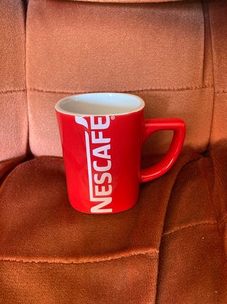 Taza Nescafé Roja