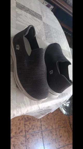 Zapatillas similar a Skechers Gris y Blanco
