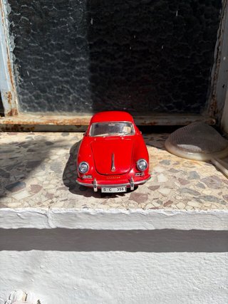 Sobre Sorpresa Coche 1/18