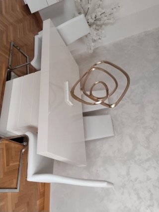 Sillas de salón cromadas  y blancas