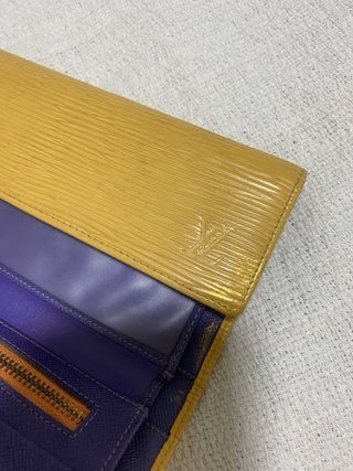 Cartera Louis Vuitton Amarilla Dorada