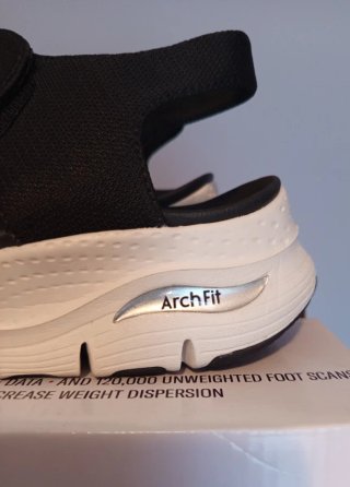 Sandalias Skechers Mujer Negro/Blanco