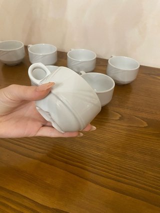 Sette tazzine eleganti
