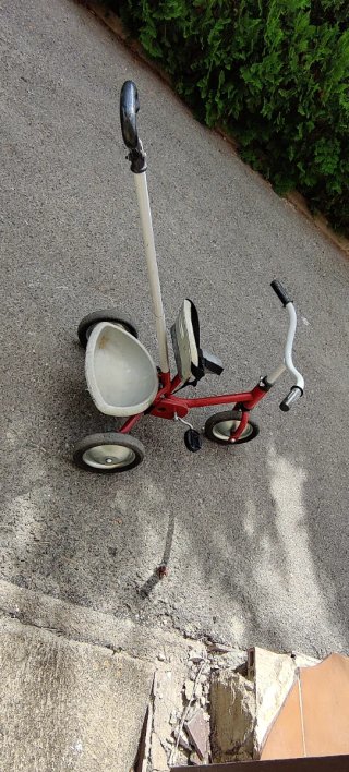 Zooky Triciclo metálico rojo con empujador