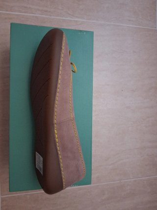Zapatillas Clarks Beige y Amarillas
