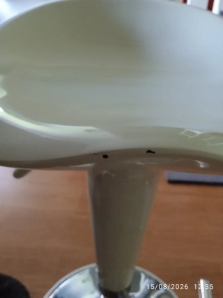 Taburetes altos blancos (2 unidades)