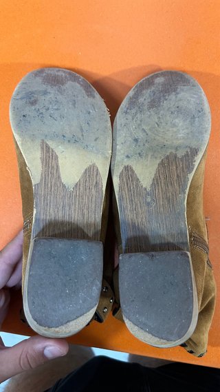 Botines de ante marrones