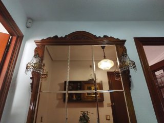 Mueble recibidor antiguo madera y mármol + espejo
