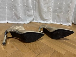 Botines de tacón dorados