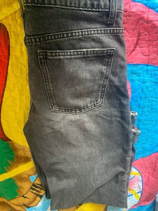 Pantalones grises anchos