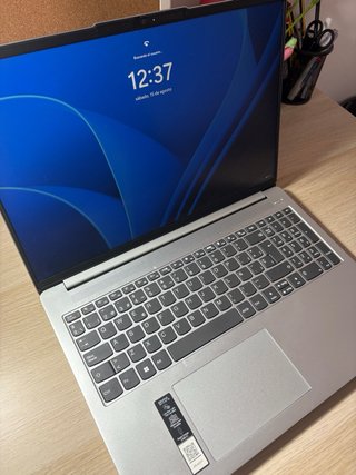 Lenovo IdeaPad Slim 5 16IRL8 Plata