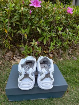 New Balance 530 Talla 40 Plata/Blanco