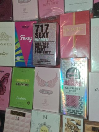 Lote de Perfumes y colonias de mujer
