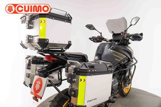 QJ MOTOR SRT 900 SX