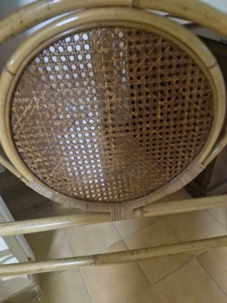 Cabecero antiguo de bambú y ratán