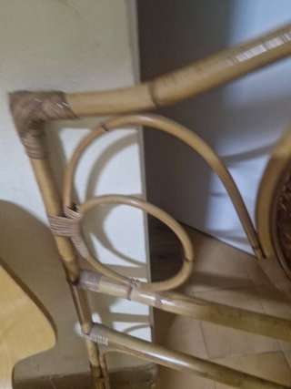 Cabecero antiguo de bambú y ratán