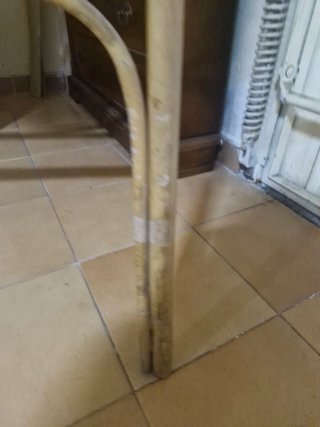 Cabecero antiguo de bambú y ratán