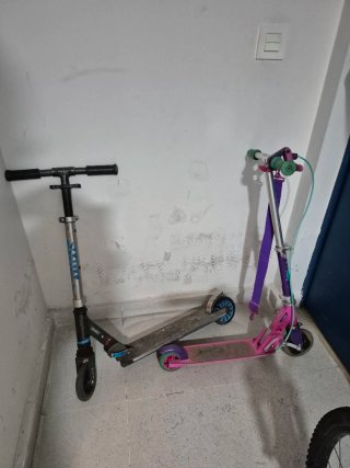 Bicicleta infantil B'TWIN y otra morada