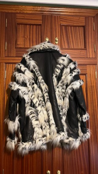 Chaqueta H&M Pelo y piel Negra y Blanca