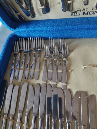 Set di posate Monix incompleto
