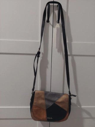 Bolso bandolera Desigual patchwork.
