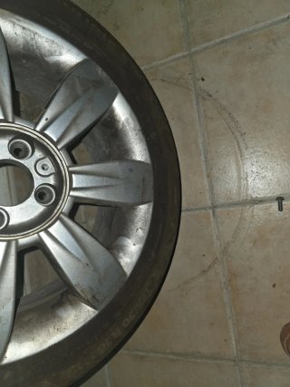 Rueda Renault Clio