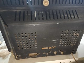 Televisor antiguo vintage CRT SM/19 19” madera