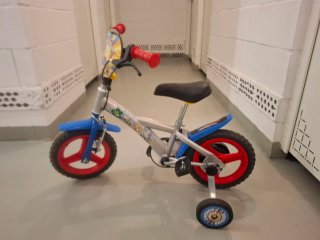 Bicicleta infantil SuperThings 14 con ruedines