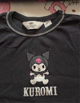 Camiseta H&M Kuromi Negra