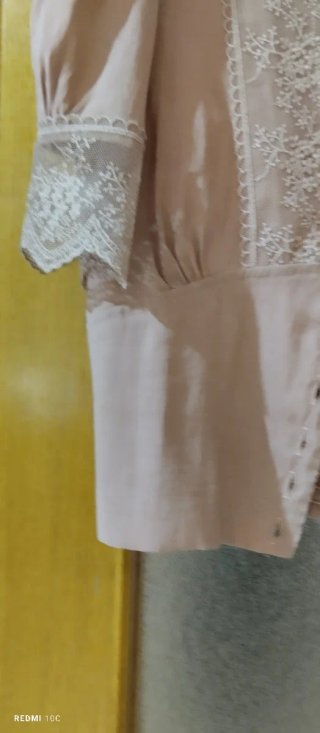 Blusa Zara rosa palo con encaje