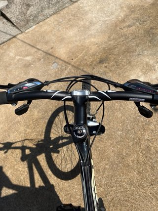 Bicicleta BH Rodada 26, 8 Vel, 3 Platos