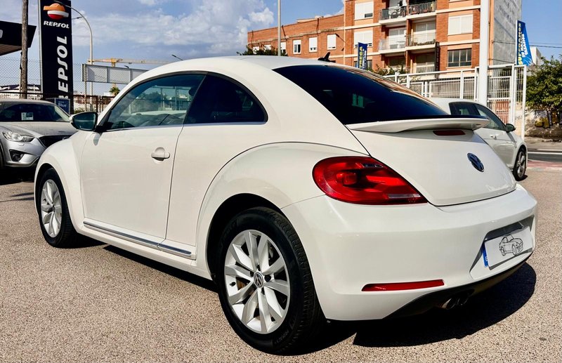 Volkswagen Beetle 2.0 TDI Design 2013, foto 4